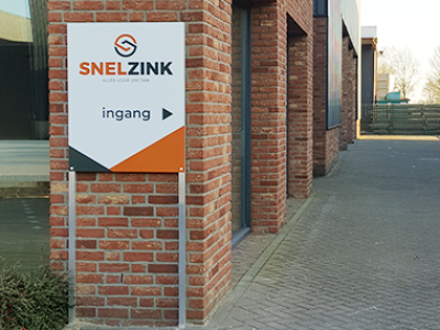 Snelzink gevelbord